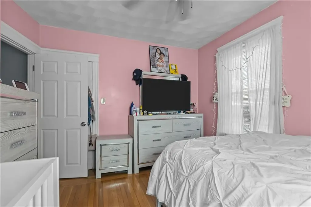 17 Boutwell Street Pawtucket RI 02860