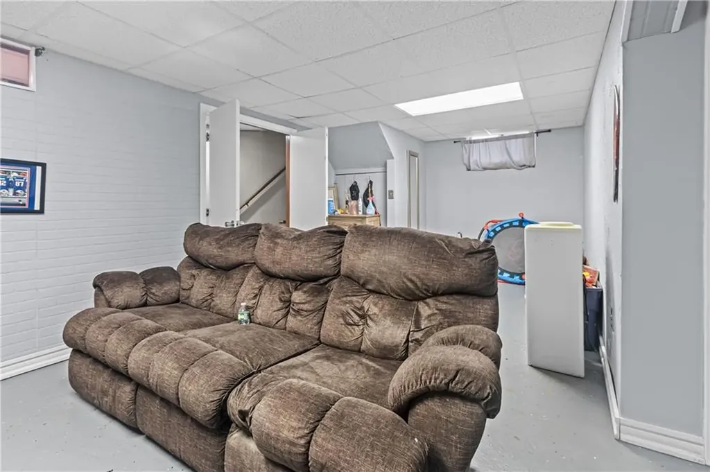 17 Boutwell Street Pawtucket RI 02860