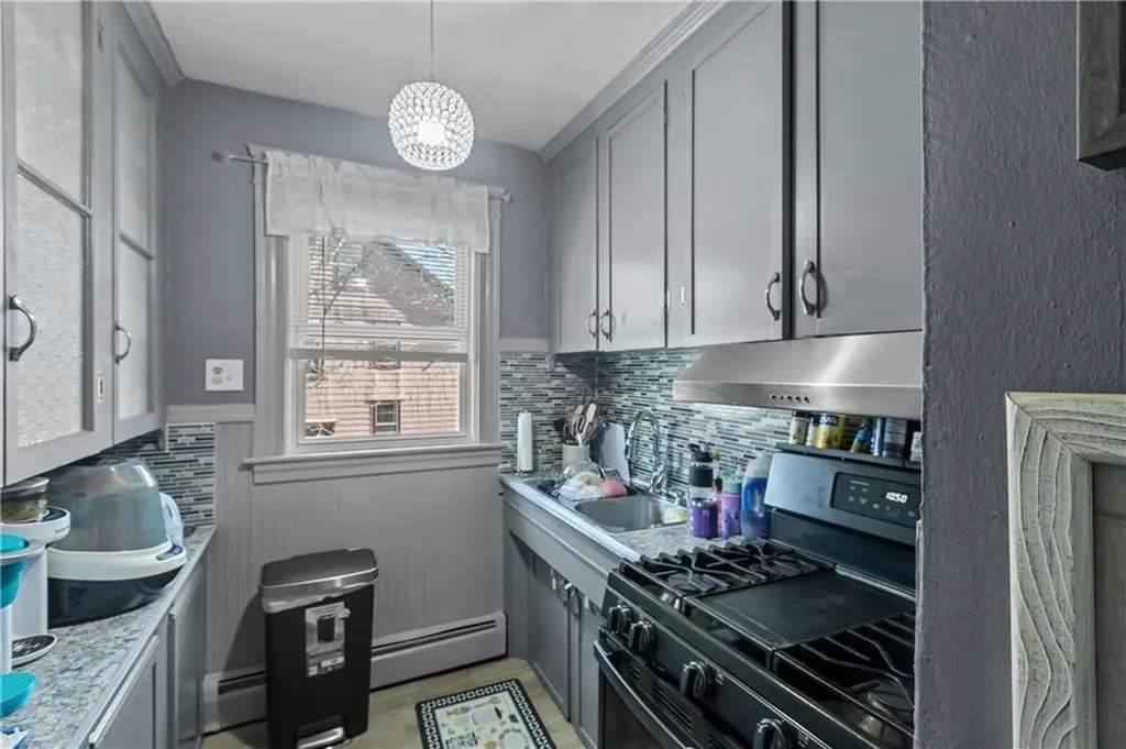 17 Boutwell Street Pawtucket RI 02860