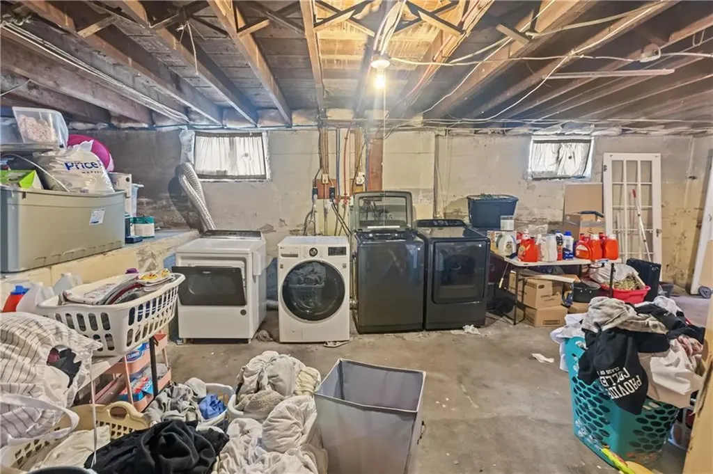 17 Boutwell Street Pawtucket RI 02860