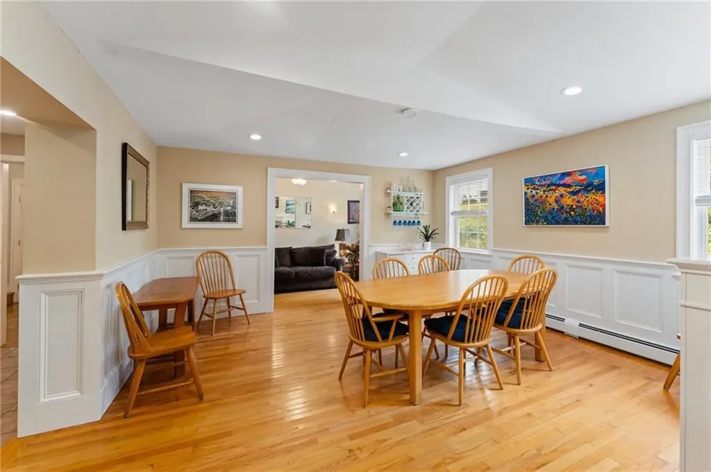 326 Simmonsville Avenue Johnston RI 02919
