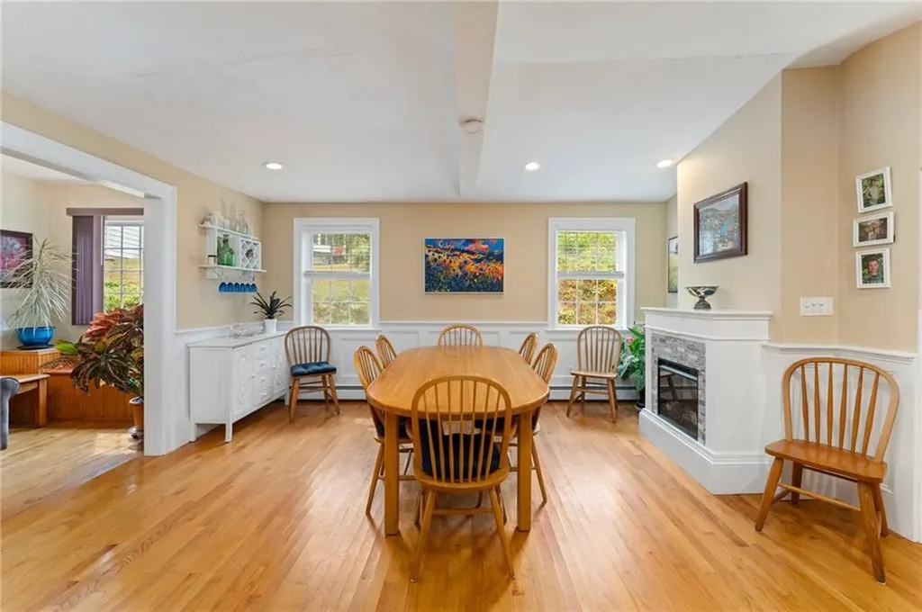 326 Simmonsville Avenue Johnston RI 02919