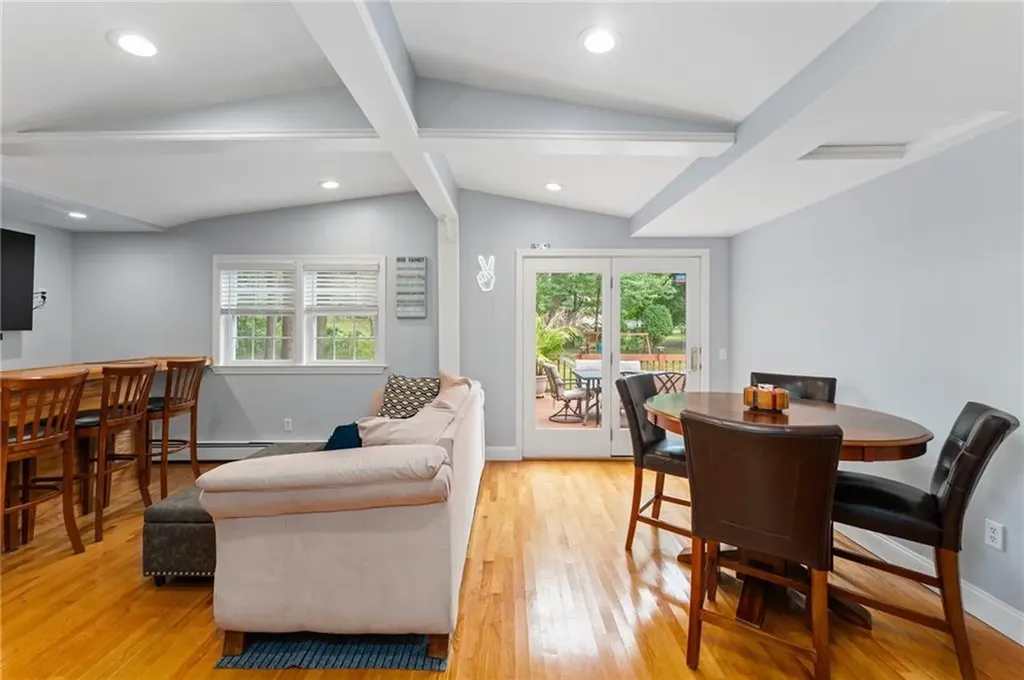 326 Simmonsville Avenue Johnston RI 02919