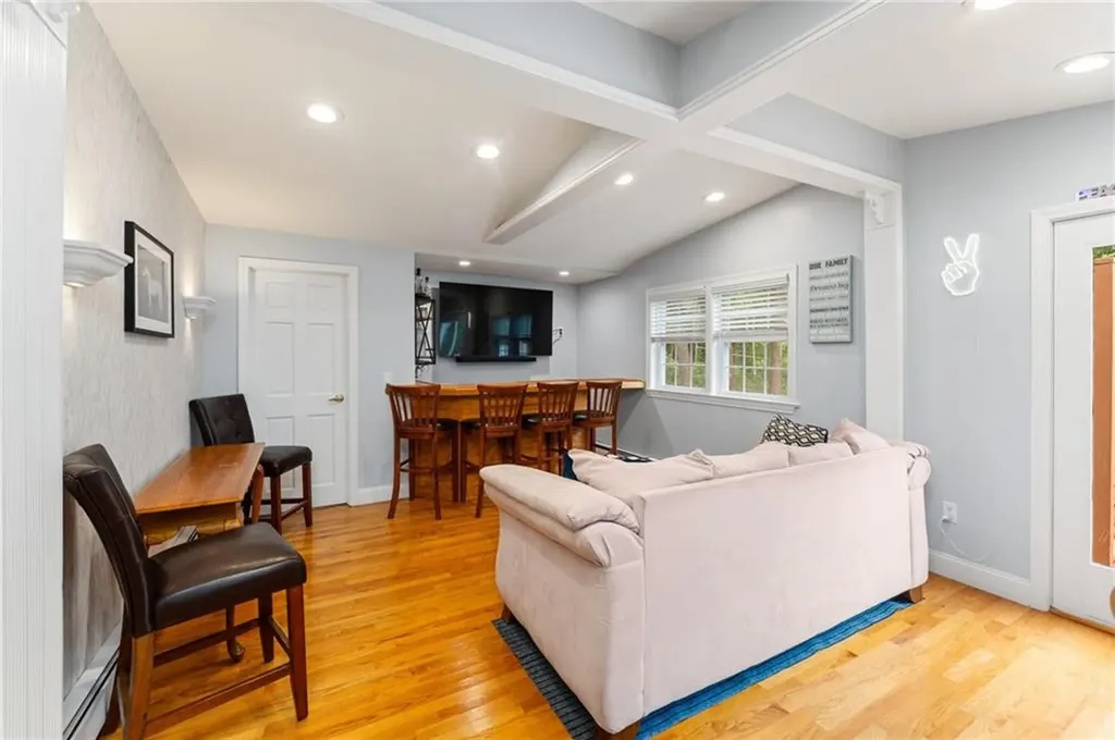 326 Simmonsville Avenue Johnston RI 02919