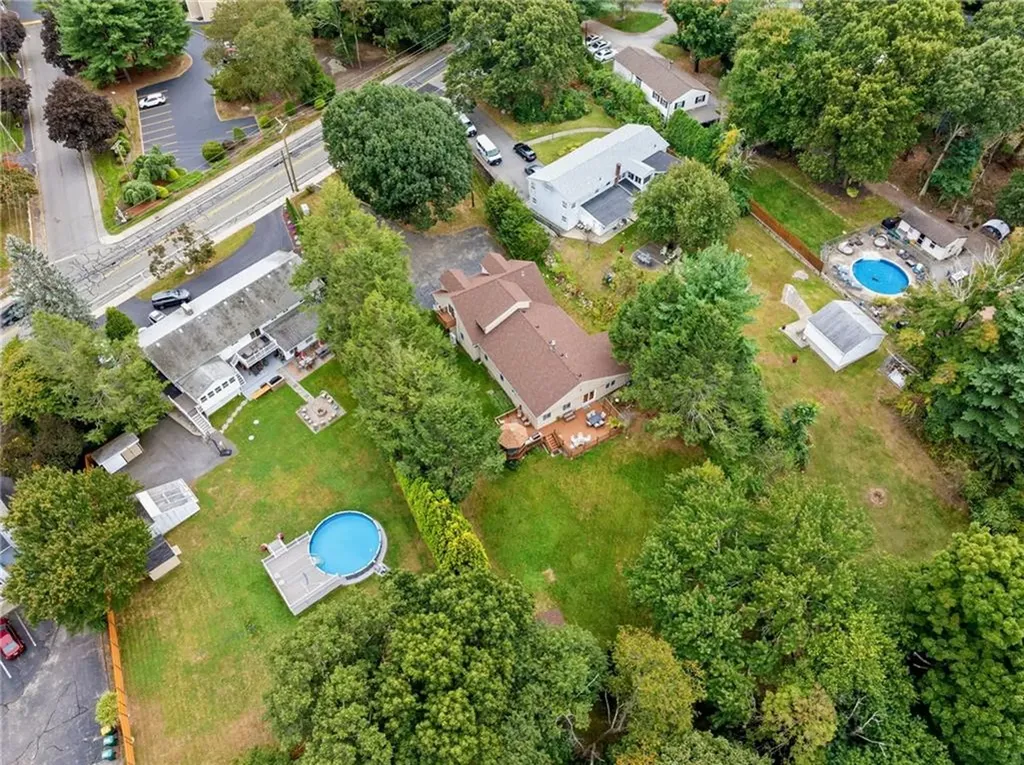 326 Simmonsville Avenue Johnston RI 02919