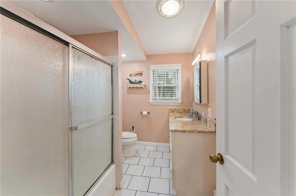 326 Simmonsville Avenue Johnston RI 02919