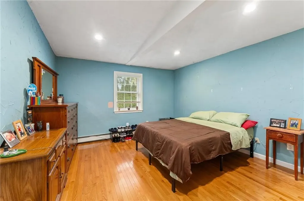 326 Simmonsville Avenue Johnston RI 02919