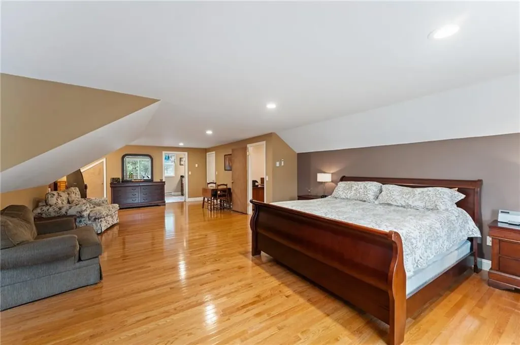 326 Simmonsville Avenue Johnston RI 02919