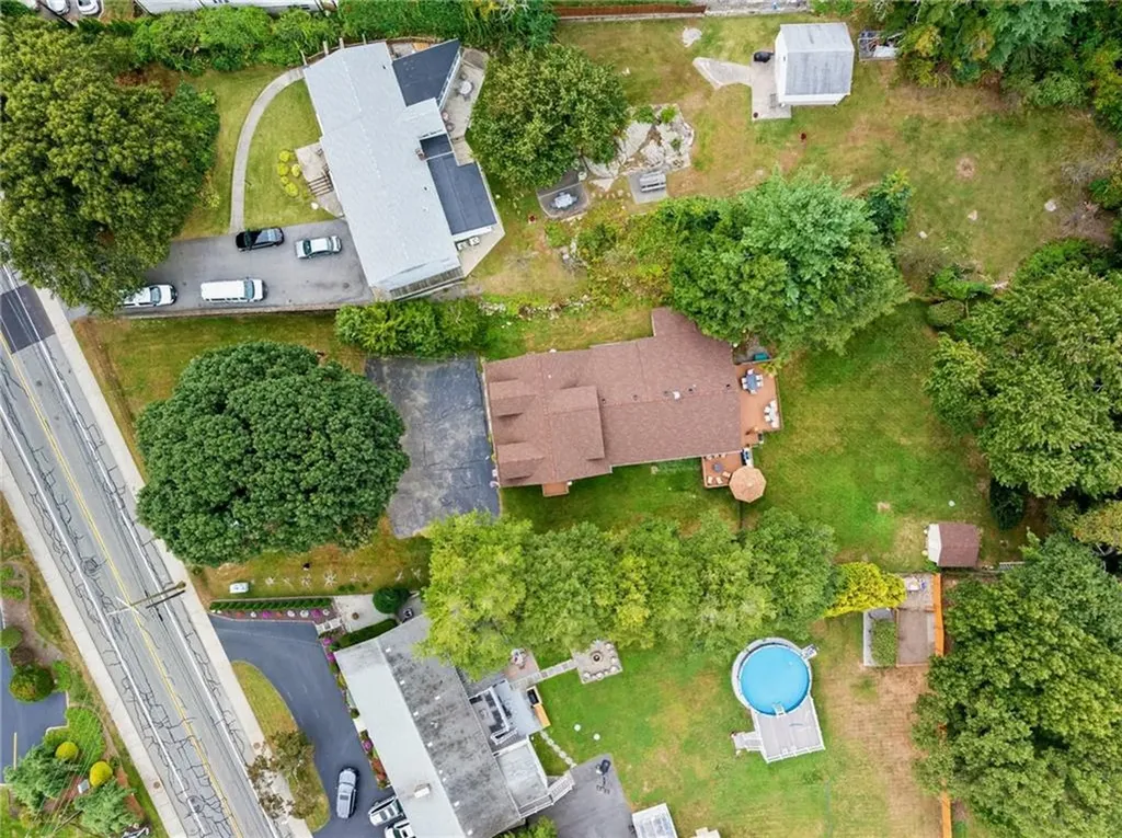 326 Simmonsville Avenue Johnston RI 02919