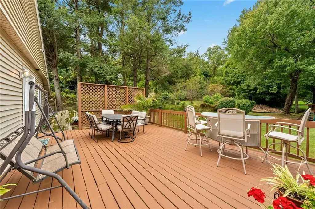 326 Simmonsville Avenue Johnston RI 02919