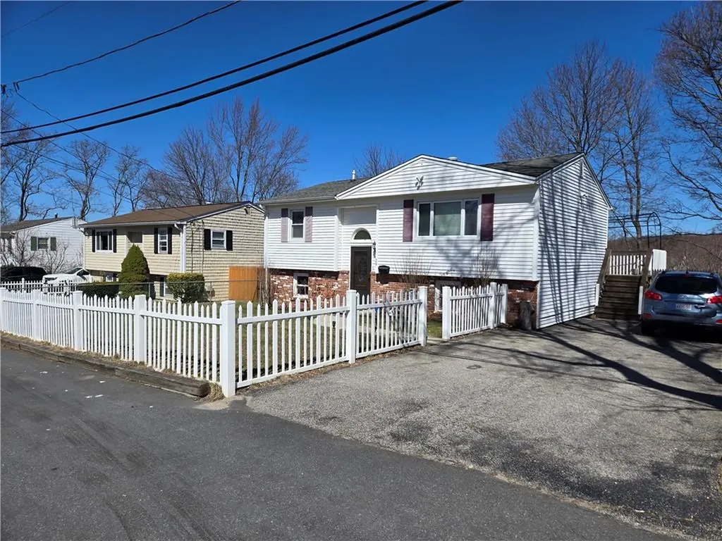 29 Pleasant View Avenue Johnston RI 02919