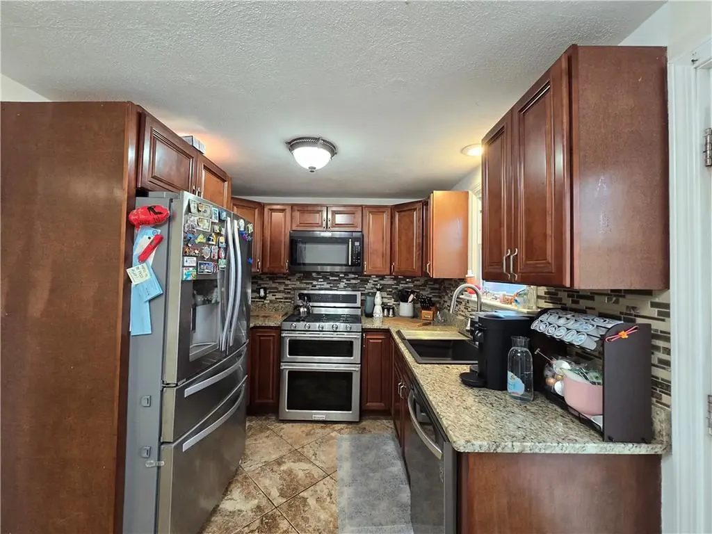 29 Pleasant View Avenue Johnston RI 02919