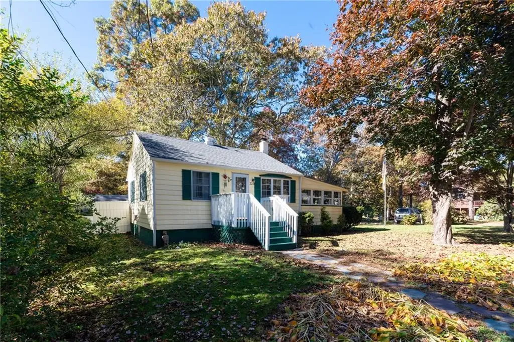 223 Mautucket Road South Kingstown RI 02879