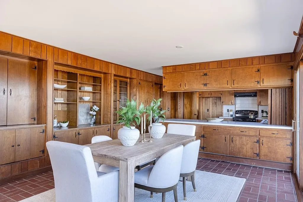 206 Immokolee Drive Portsmouth RI 02871