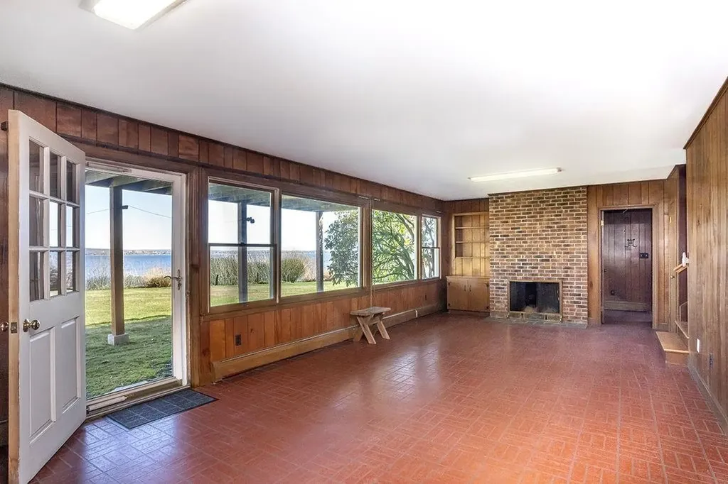 206 Immokolee Drive Portsmouth RI 02871