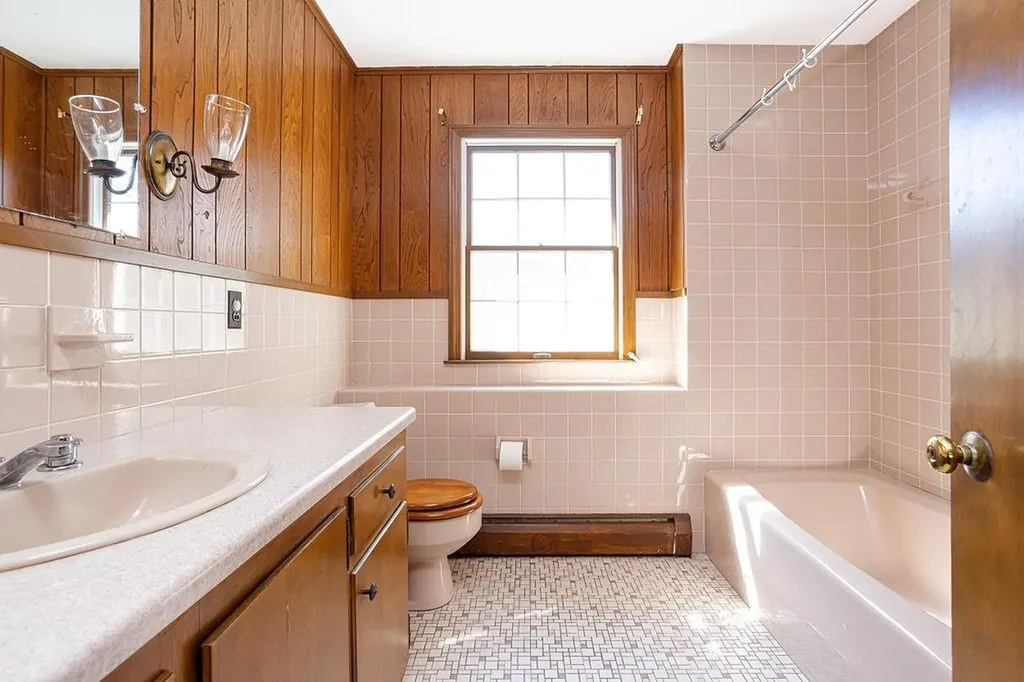 206 Immokolee Drive Portsmouth RI 02871