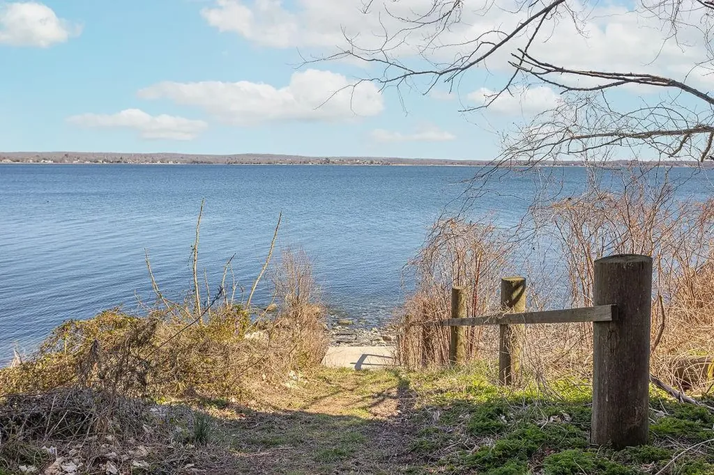 206 Immokolee Drive Portsmouth RI 02871