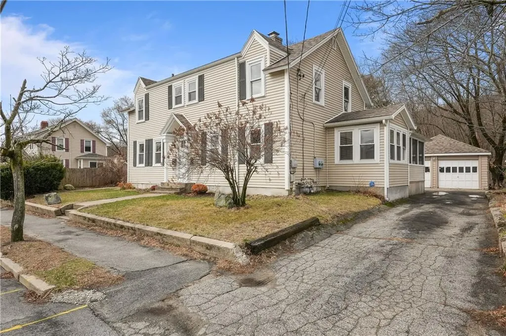 1032 Smithfield Avenue Lincoln RI 02865