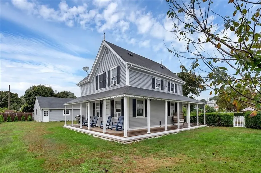 68 Cottage Avenue Portsmouth RI 02871