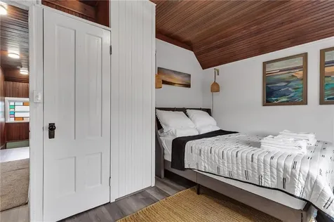 68 Cottage Avenue Portsmouth RI 02871