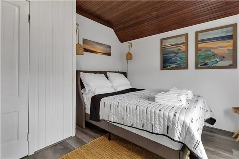 68 Cottage Avenue Portsmouth RI 02871