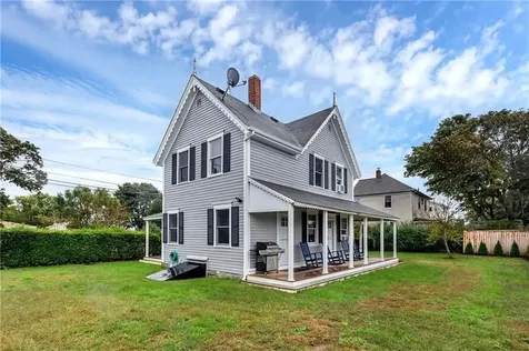68 Cottage Avenue Portsmouth RI 02871