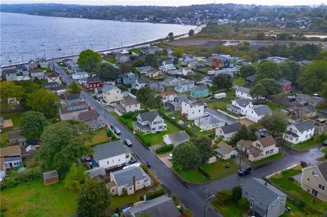 68 Cottage Avenue Portsmouth RI 02871