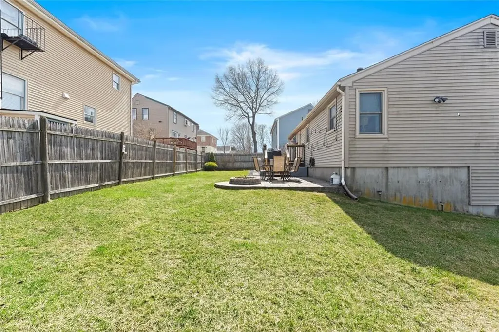 46 Eliot Avenue North Providence RI 02904