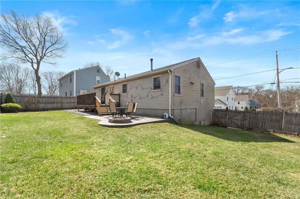 46 Eliot Avenue North Providence RI 02904