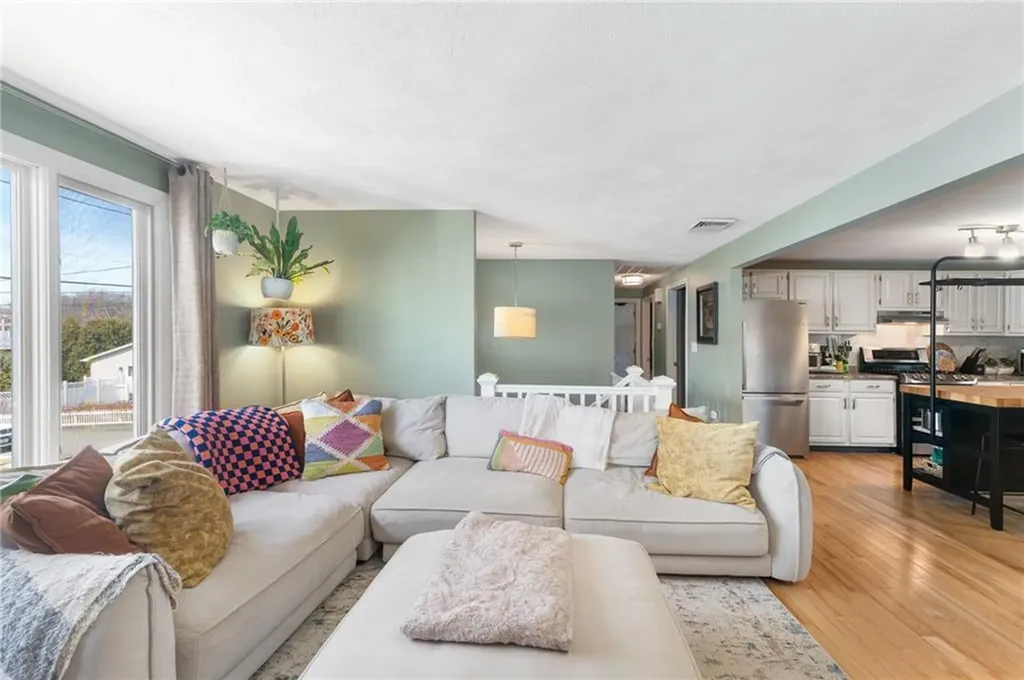 46 Eliot Avenue North Providence RI 02904