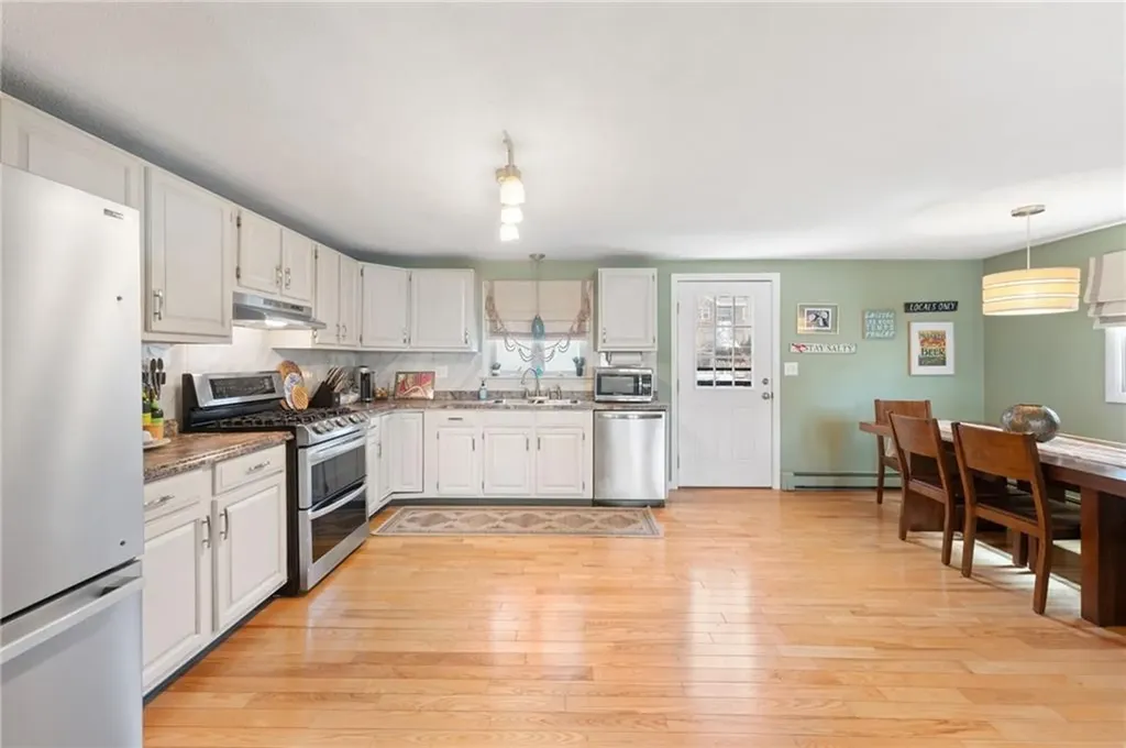 46 Eliot Avenue North Providence RI 02904