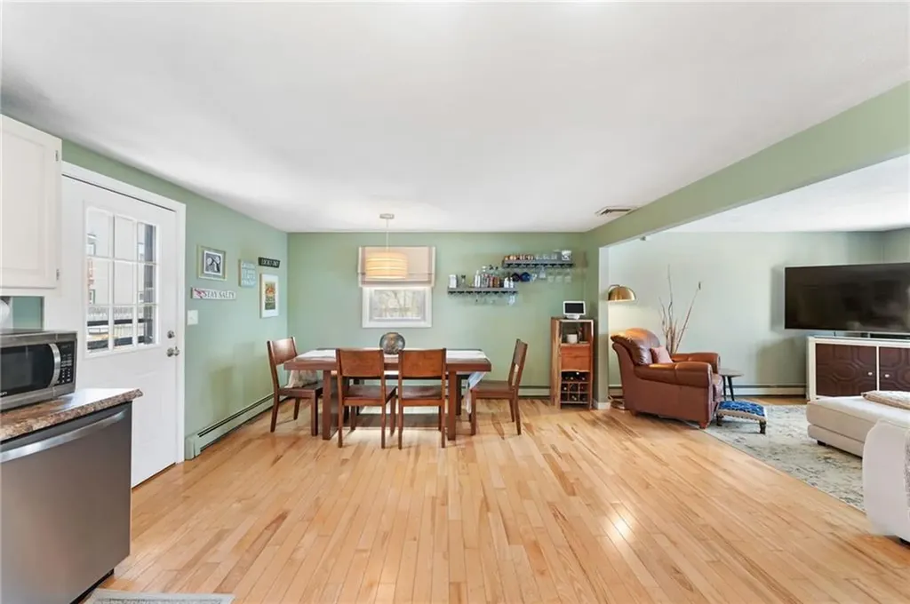 46 Eliot Avenue North Providence RI 02904
