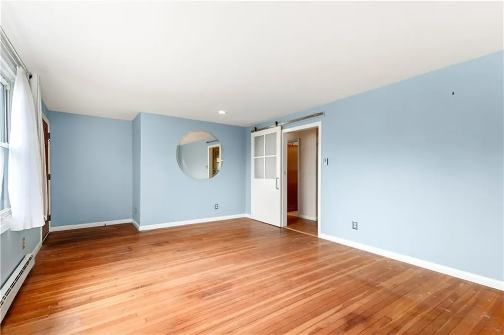 82 Myrtle Avenue Warwick RI 02886