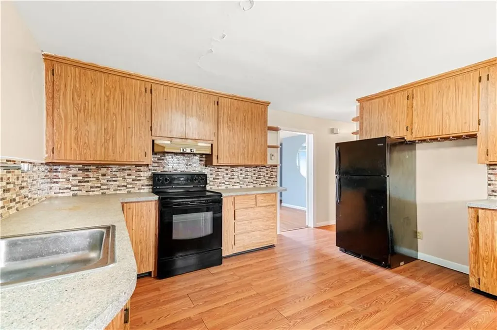 82 Myrtle Avenue Warwick RI 02886