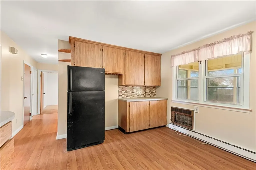 82 Myrtle Avenue Warwick RI 02886