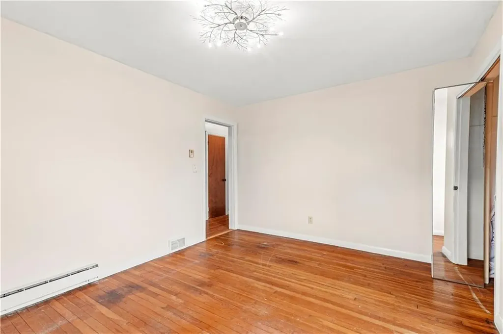 82 Myrtle Avenue Warwick RI 02886