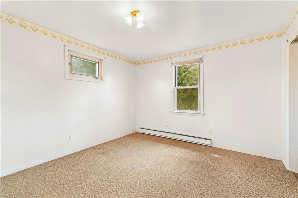 82 Myrtle Avenue Warwick RI 02886