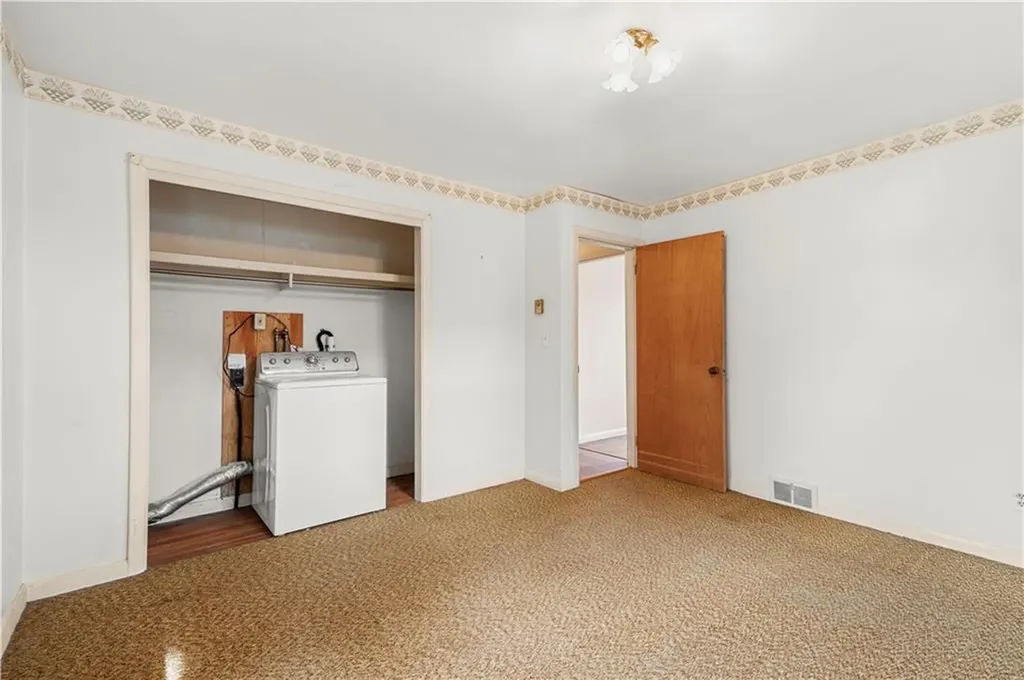 82 Myrtle Avenue Warwick RI 02886