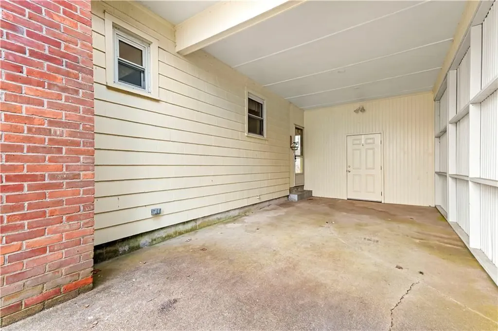 82 Myrtle Avenue Warwick RI 02886