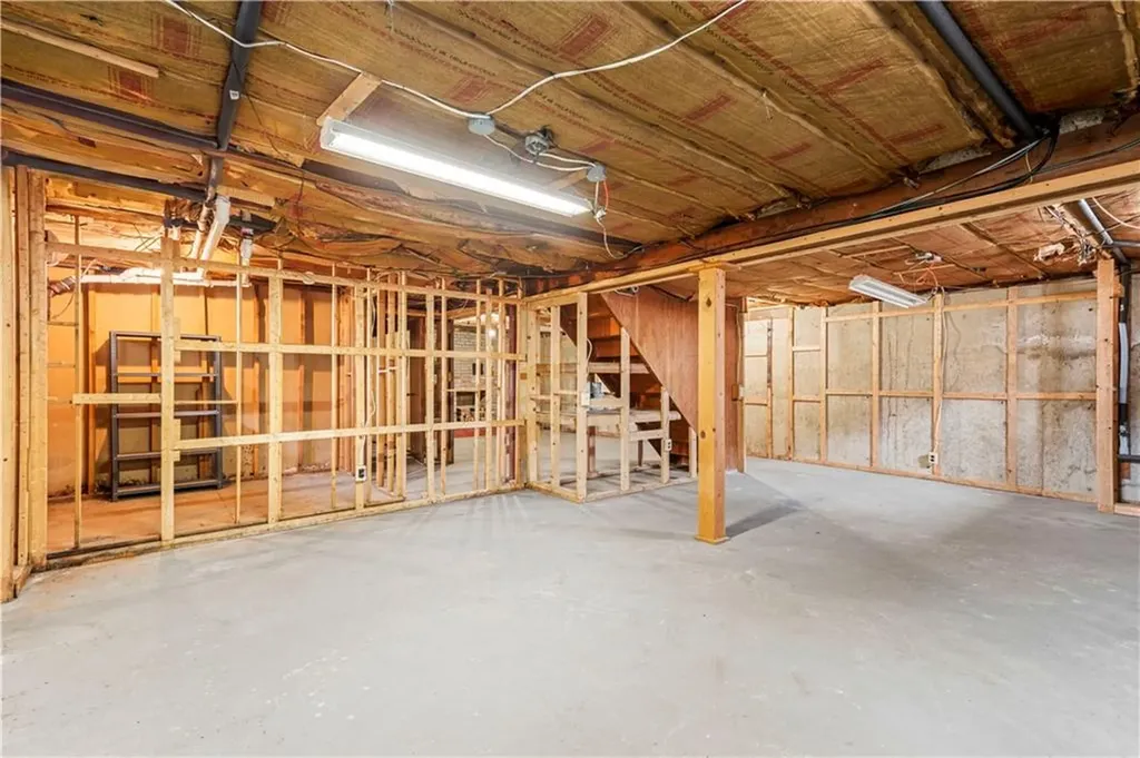 82 Myrtle Avenue Warwick RI 02886