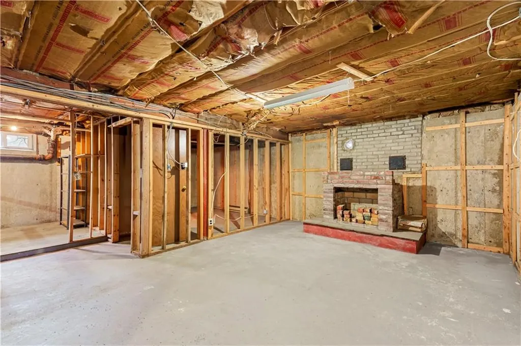 82 Myrtle Avenue Warwick RI 02886