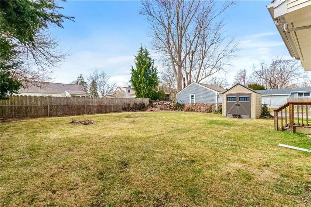 82 Myrtle Avenue Warwick RI 02886