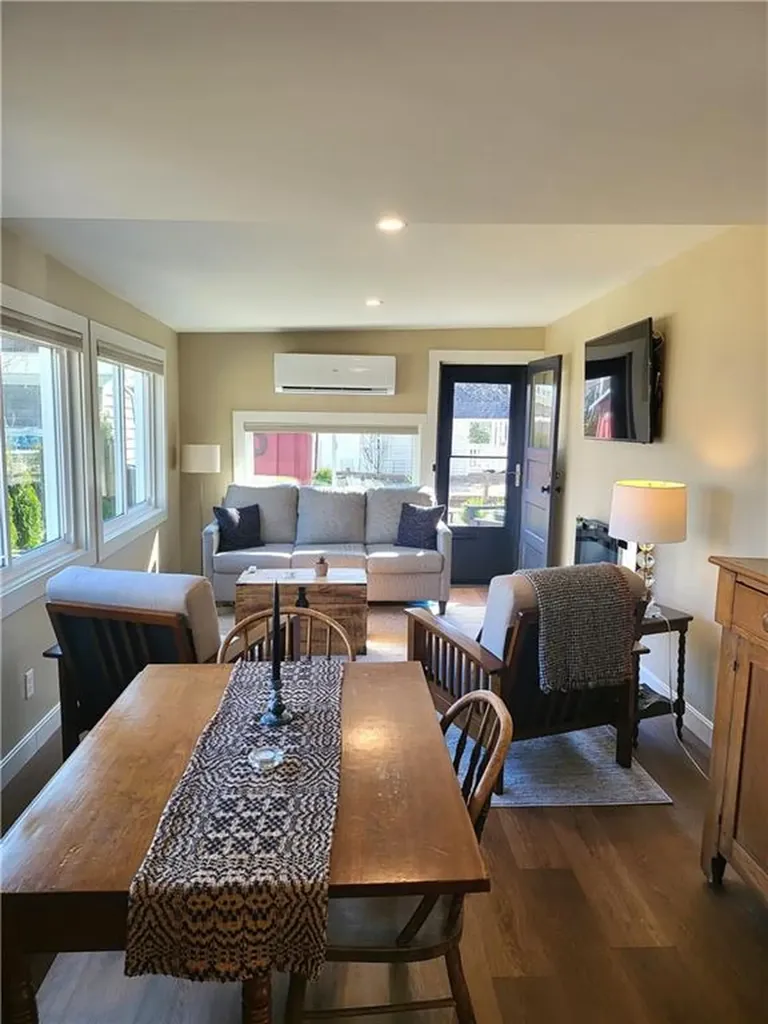 135 Namquid Drive Warwick RI 02888