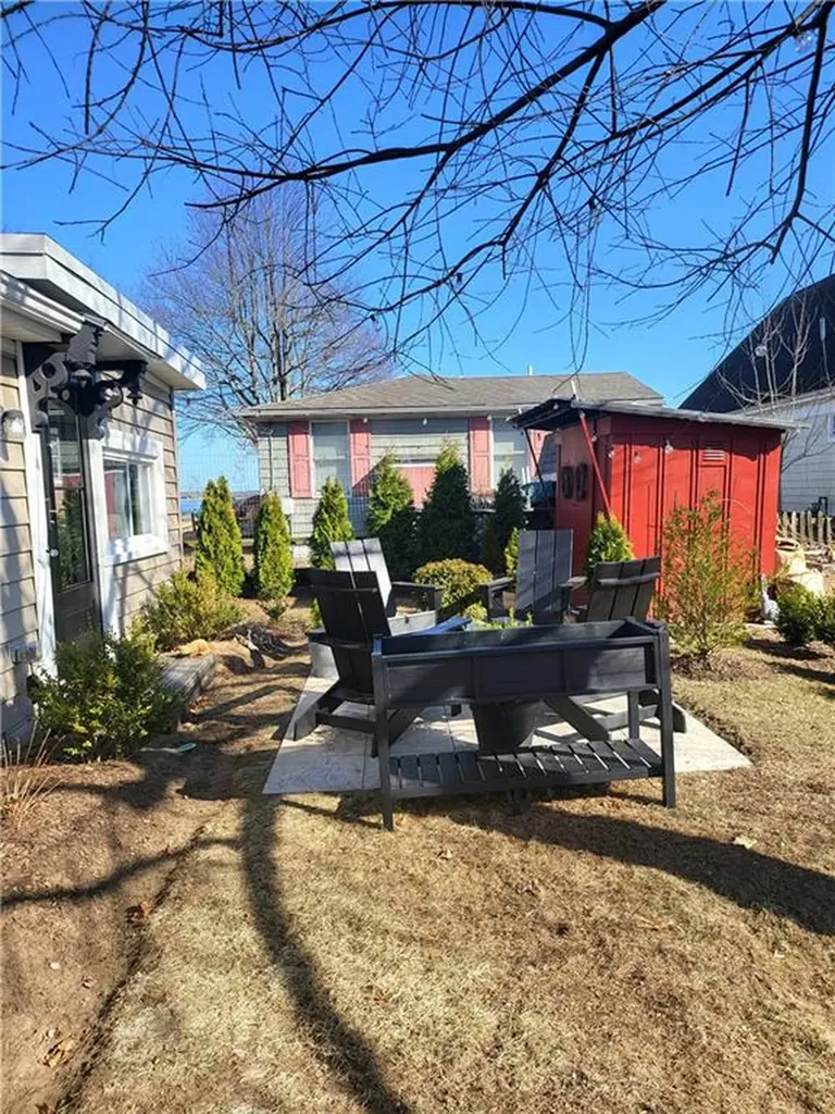 135 Namquid Drive Warwick RI 02888