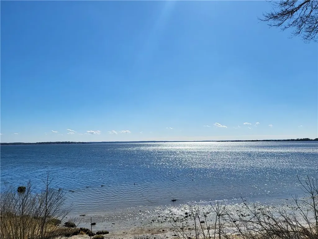 135 Namquid Drive Warwick RI 02888