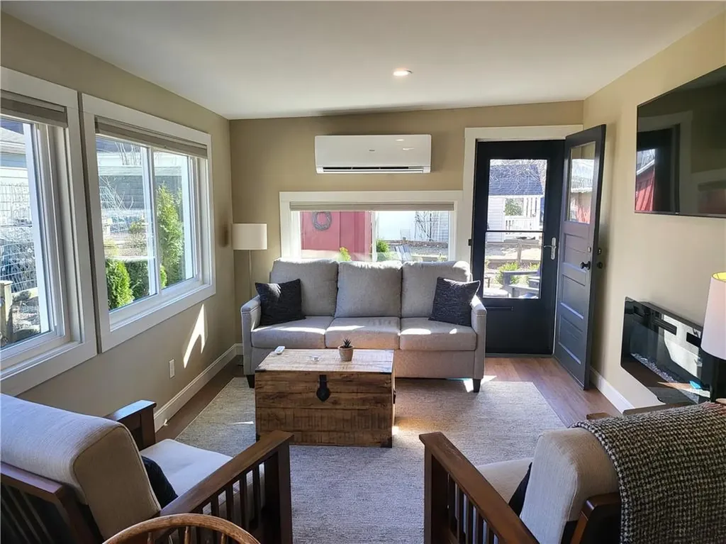 135 Namquid Drive Warwick RI 02888