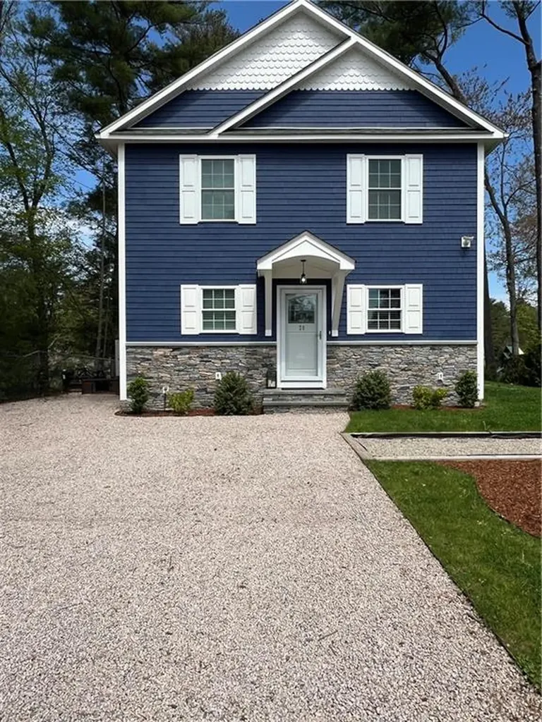 20 Harrington Road Coventry RI 02816