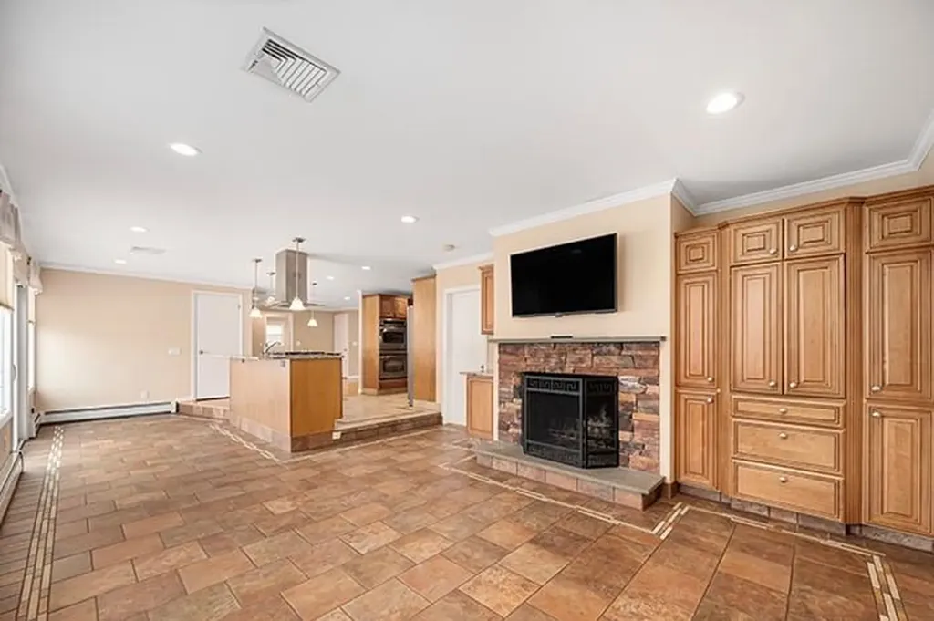 5 Bradford Drive Lincoln RI 02865