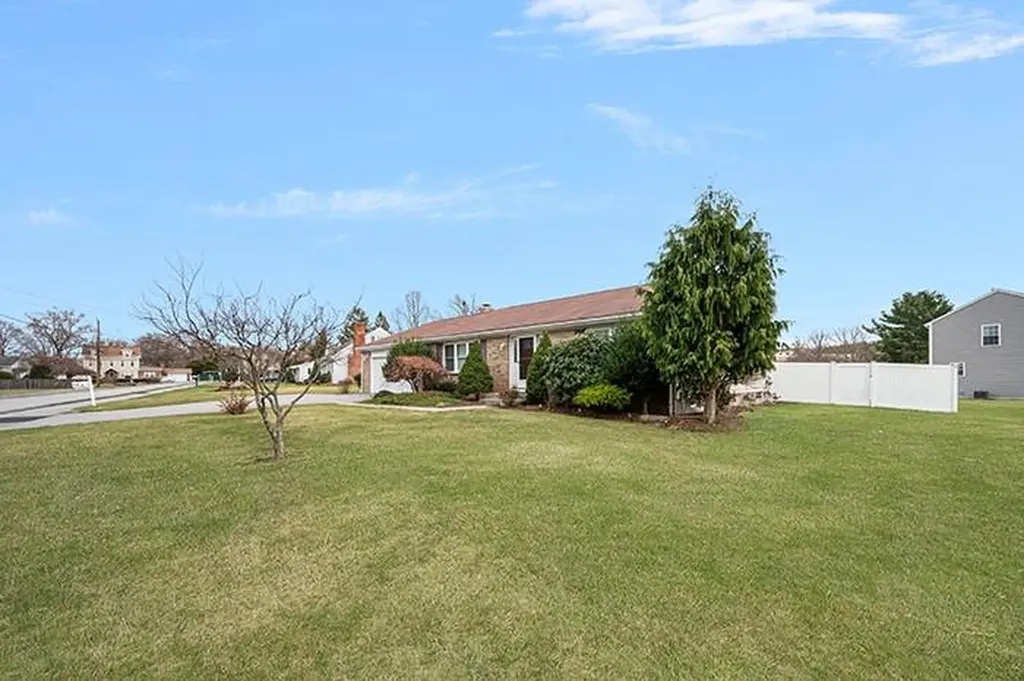 5 Bradford Drive Lincoln RI 02865