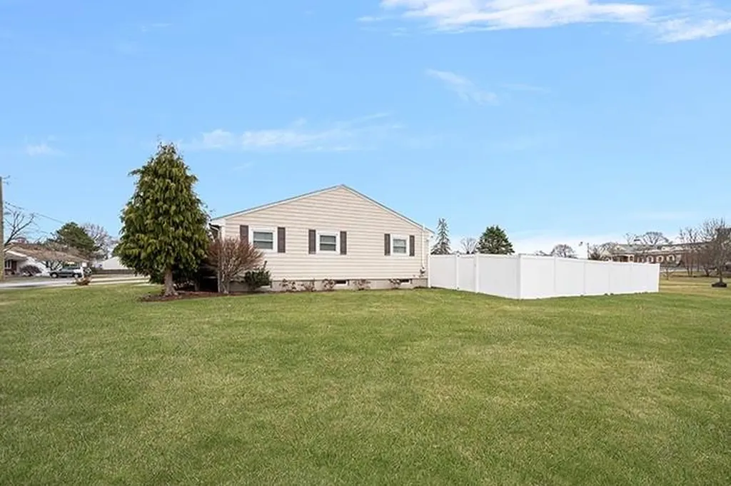5 Bradford Drive Lincoln RI 02865